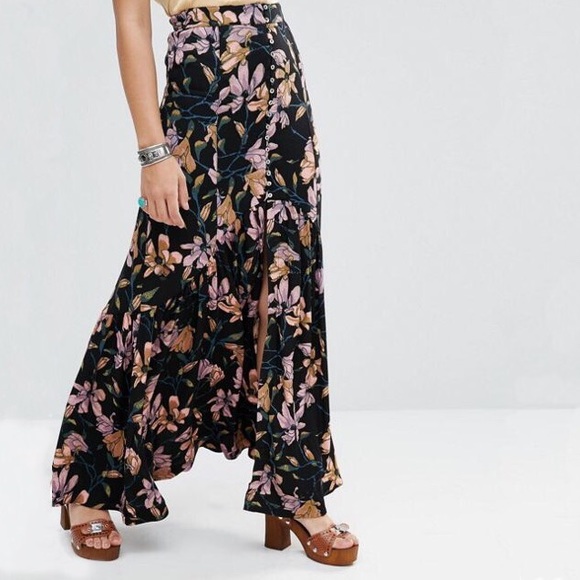 Free People Dresses & Skirts - Free People • Floral Maxi Skirt